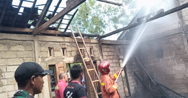 Program Indonesia Siaga Lazismu Hadir di Lokasi Kebakaran Desa Glinggangan Kecamatan Pringkuku
